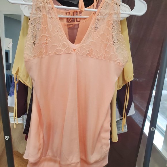 Flowy Light-Weight Peach Tank - Picture 3 of 3